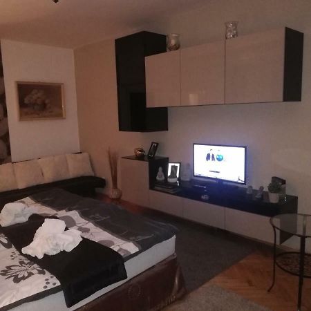 Heni Apartman Nagykanizsa Bagian luar foto