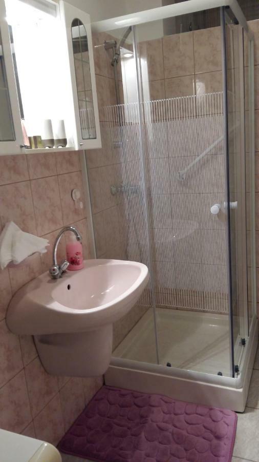 Heni Apartman Nagykanizsa Bagian luar foto